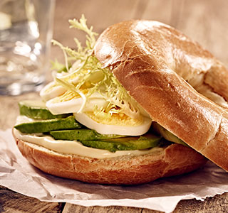 Privado: Bagel com ERU Edam e abacate