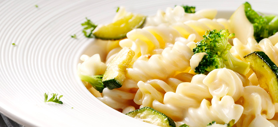 Fusilli met romige brie, broccoli en courgette