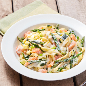Pasta primavera met zalm en Goudse kaassaus