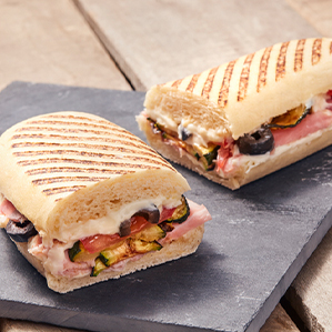 Provençaalse panini met gesmolten brie